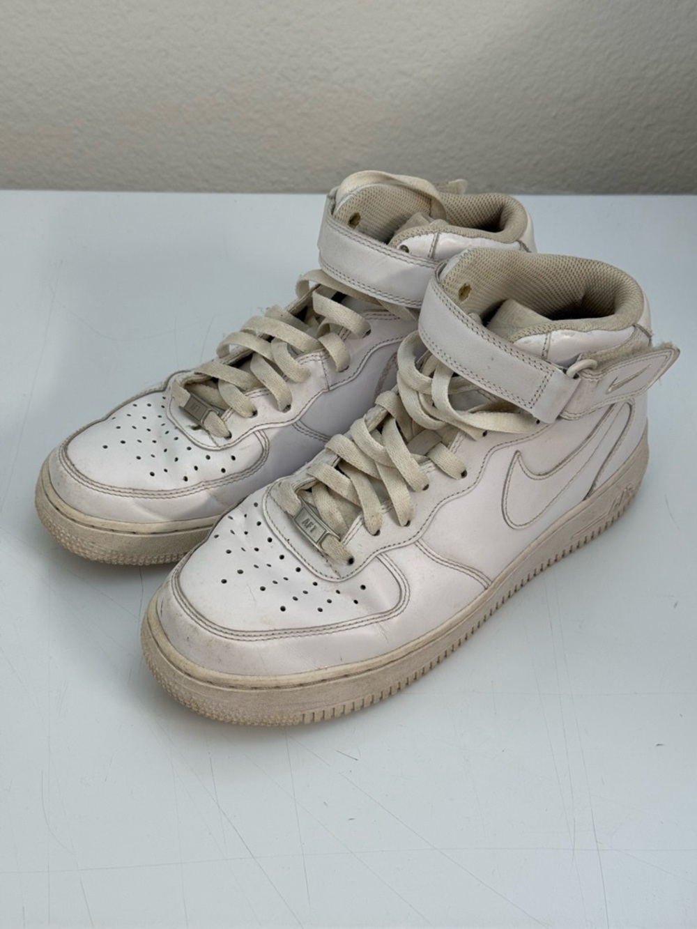Nike Air Force 1 Mid White High-Top Sneakers Size 9.5 Lifestyle Y2K Athletic